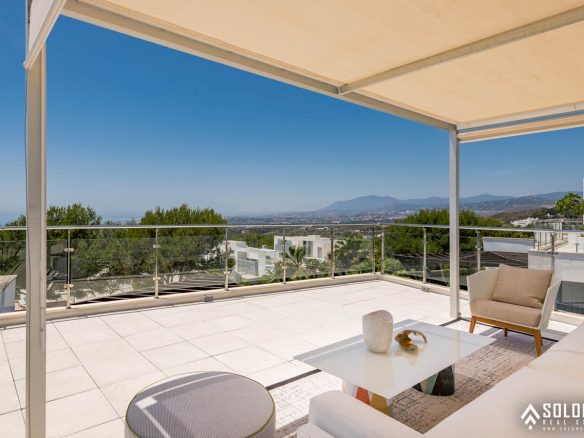 Perfectly Located Prestigious Villas in Marbella - Costa del Sol - Málaga - Spain