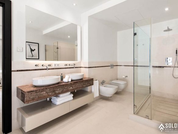 Perfectly Located Prestigious Villas in Marbella - Costa del Sol - Málaga - Spain