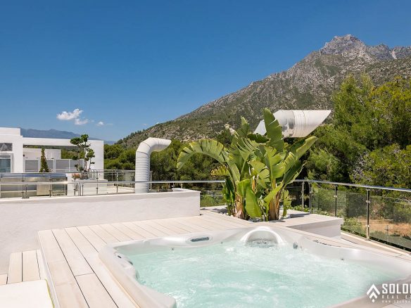 Perfectly Located Prestigious Villas in Marbella - Costa del Sol - Málaga - Spain