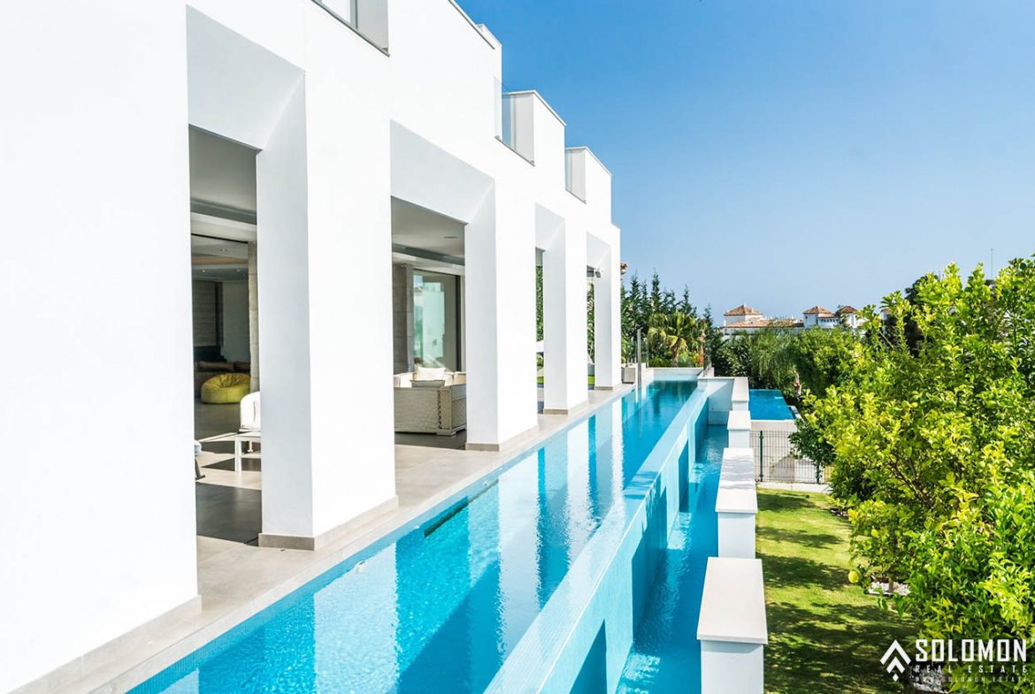 Well-Designed Deluxe House with an Infinity Pool in Nueva Andalucía - Marbella -Málaga - Spain