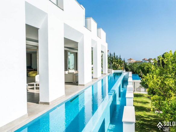 Well-Designed Deluxe House with an Infinity Pool in Nueva Andalucía - Marbella -Málaga - Spain