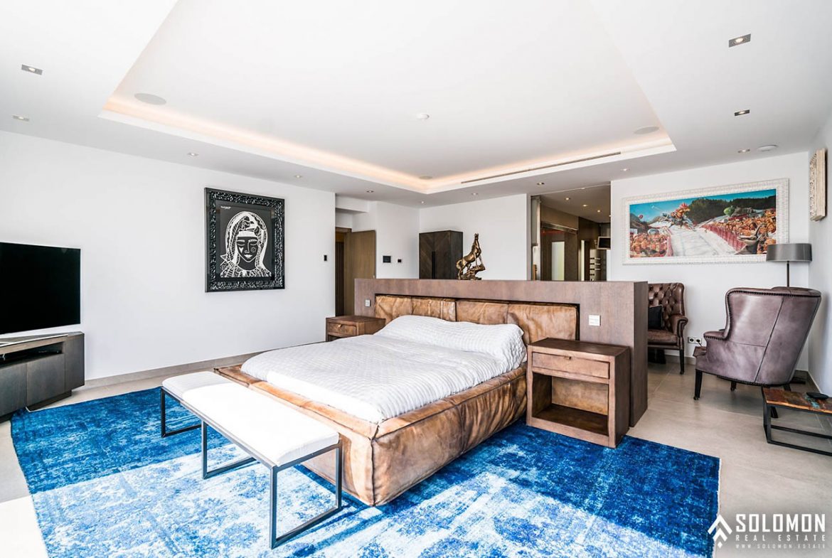 Well-Designed Deluxe House with an Infinity Pool in Nueva Andalucía - Marbella -Málaga - Spain