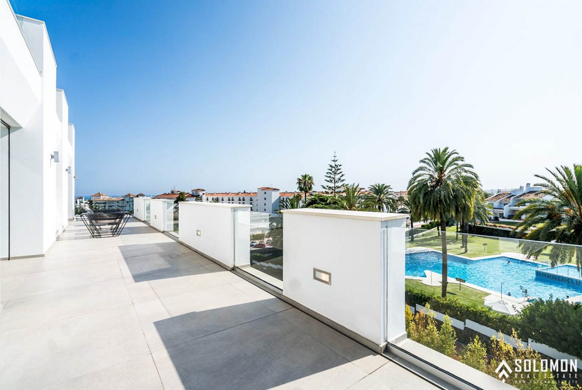 Well-Designed Deluxe House with an Infinity Pool in Nueva Andalucía - Marbella -Málaga - Spain