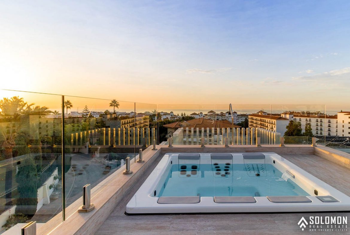 Well-Designed Deluxe House with an Infinity Pool in Nueva Andalucía - Marbella -Málaga - Spain
