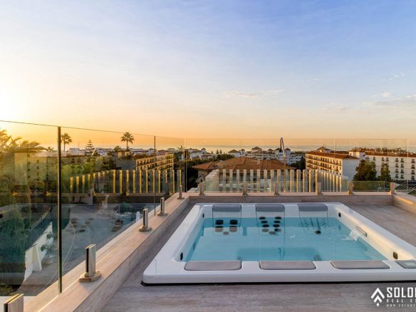 Well-Designed Deluxe House with an Infinity Pool in Nueva Andalucía - Marbella -Málaga - Spain