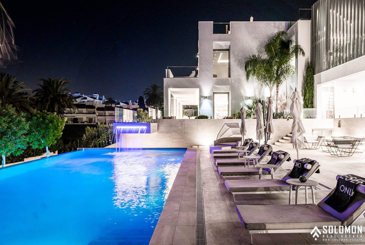 Well-Designed Deluxe House with an Infinity Pool in Nueva Andalucía - Marbella -Málaga - Spain