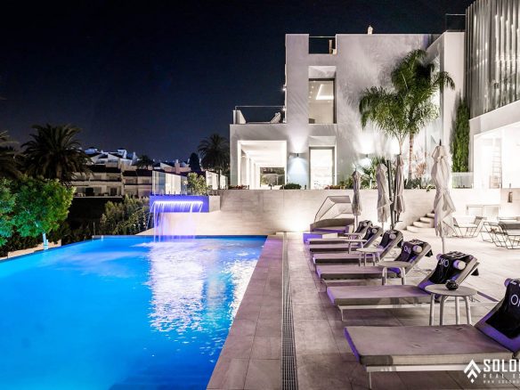 Well-Designed Deluxe House with an Infinity Pool in Nueva Andalucía - Marbella -Málaga - Spain