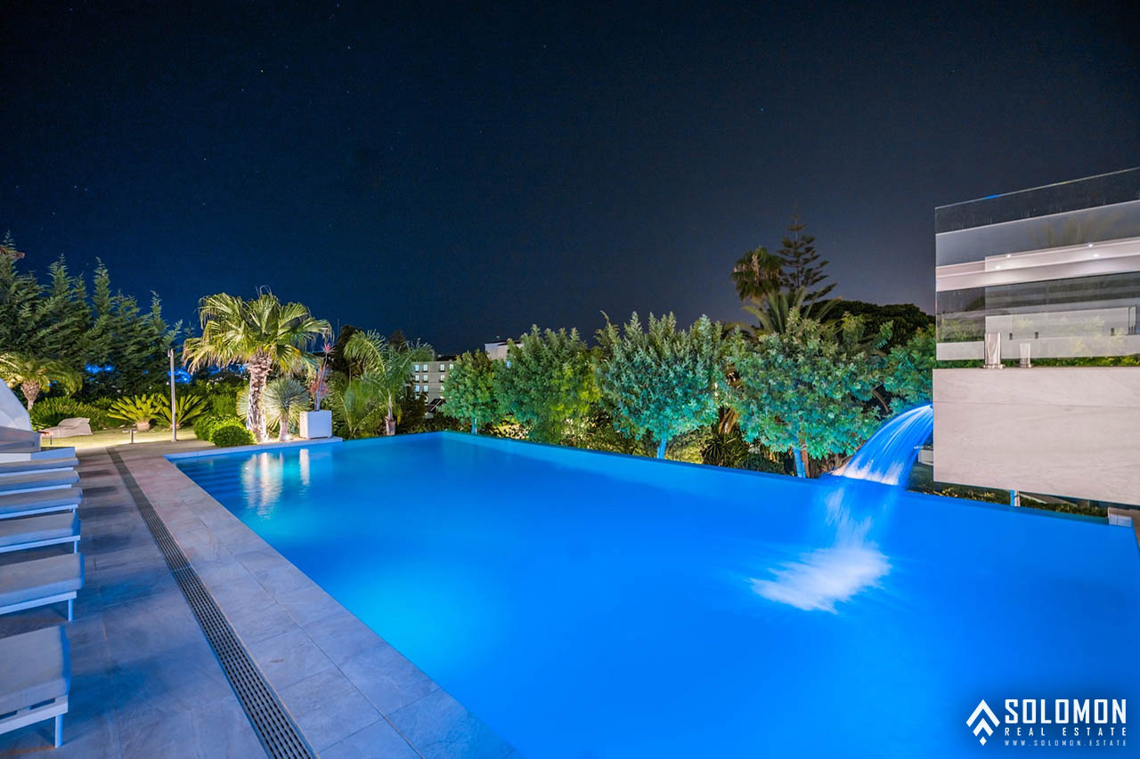 Well-Designed Deluxe House with an Infinity Pool in Nueva Andalucía - Marbella -Málaga - Spain