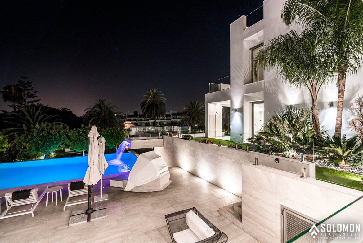 Well-Designed Deluxe House with an Infinity Pool in Nueva Andalucía - Marbella -Málaga - Spain