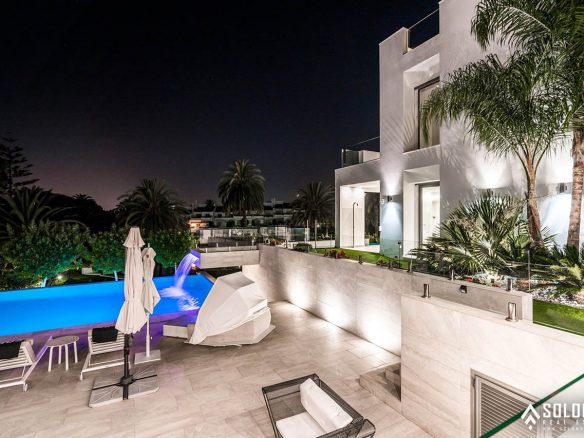 Well-Designed Deluxe House with an Infinity Pool in Nueva Andalucía - Marbella -Málaga - Spain
