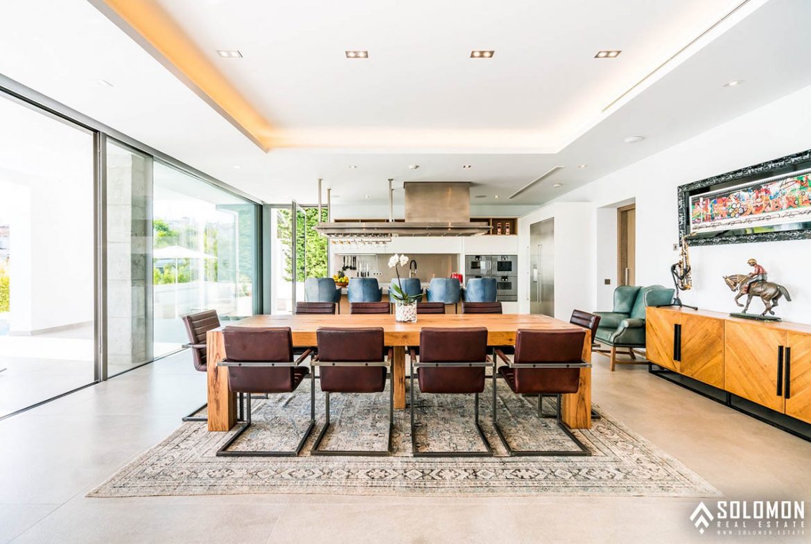 Well-Designed Deluxe House with an Infinity Pool in Nueva Andalucía - Marbella -Málaga - Spain