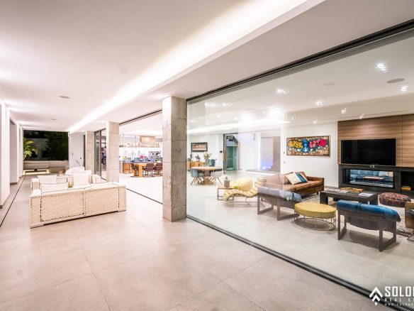 Well-Designed Deluxe House with an Infinity Pool in Nueva Andalucía - Marbella -Málaga - Spain