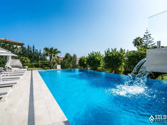 Well-Designed Deluxe House with an Infinity Pool in Nueva Andalucía - Marbella -Málaga - Spain