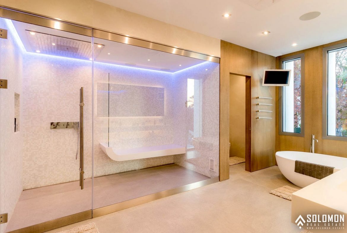 Well-Designed Deluxe House with an Infinity Pool in Nueva Andalucía - Marbella -Málaga - Spain