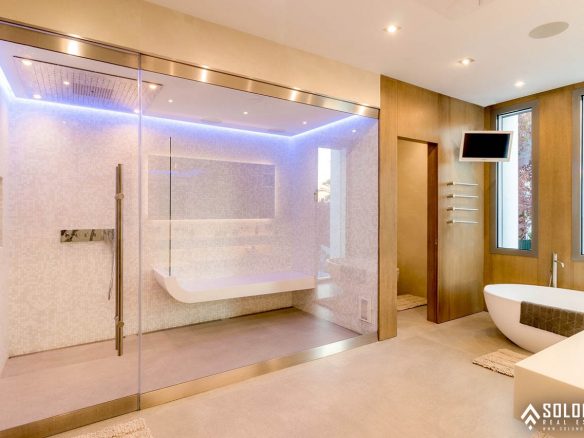 Well-Designed Deluxe House with an Infinity Pool in Nueva Andalucía - Marbella -Málaga - Spain