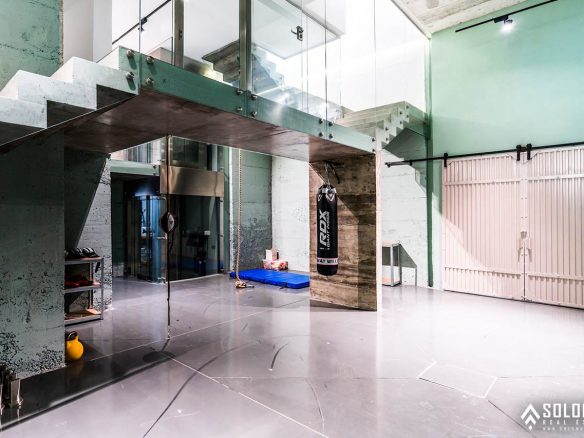 Well-Designed Deluxe House with an Infinity Pool in Nueva Andalucía - Marbella -Málaga - Spain