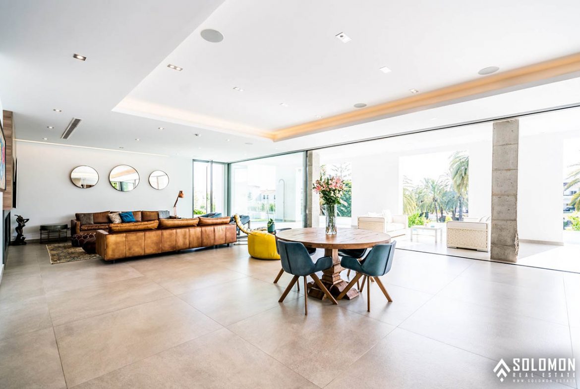 Well-Designed Deluxe House with an Infinity Pool in Nueva Andalucía - Marbella -Málaga - Spain