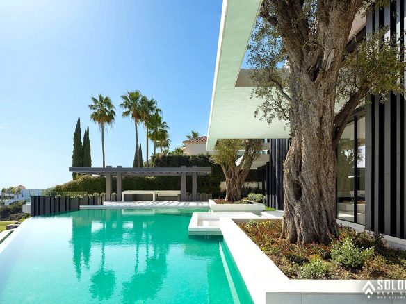 Exclusive Golf Villa with Infinity Pool in Benahavis - Marbella - Málaga - Spain