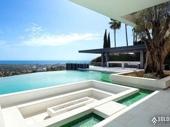Exclusive Golf Villa with Infinity Pool in Benahavis - Marbella - Málaga - Spain