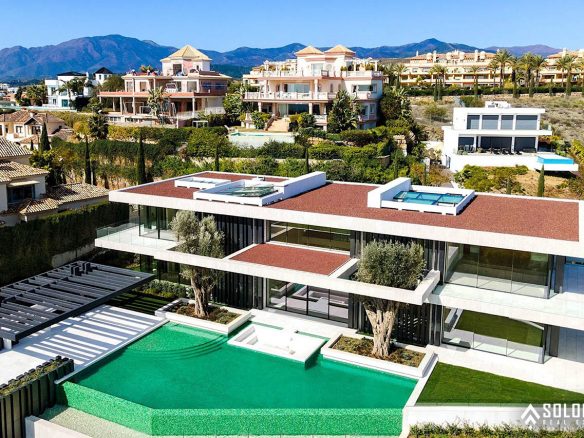 Exclusive Golf Villa with Infinity Pool in Benahavis - Marbella - Málaga - Spain