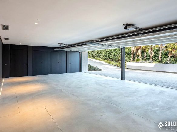 Exclusive Golf Villa with Infinity Pool in Benahavis - Marbella - Málaga - Spain