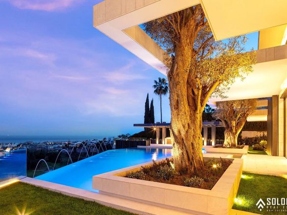 Exclusive Golf Villa with Infinity Pool in Benahavis - Marbella - Málaga - Spain