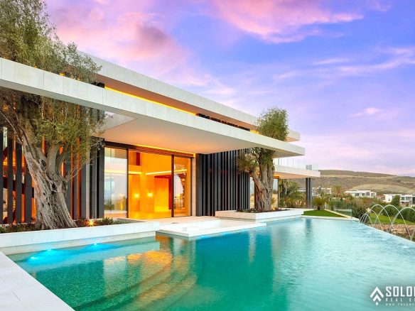 Exclusive Golf Villa with Infinity Pool in Benahavis - Marbella - Málaga - Spain