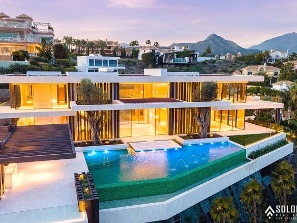 Exclusive Golf Villa with Infinity Pool in Benahavis - Marbella - Málaga - Spain