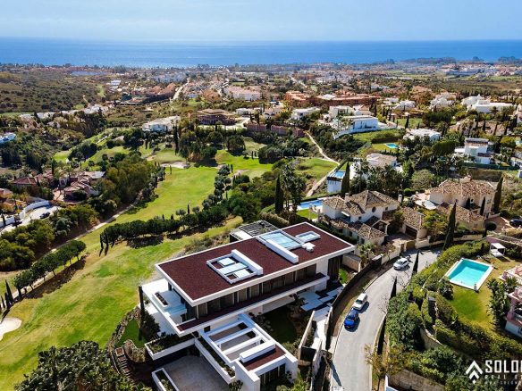Exclusive Golf Villa with Infinity Pool in Benahavis - Marbella - Málaga - Spain
