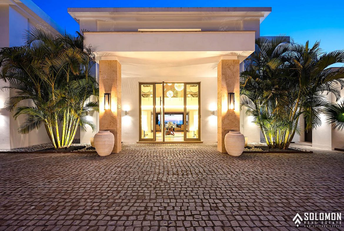 Exclusive Villa with a Timeless Design Close to Marbella Center - Costa del Sol - Málaga - Spain