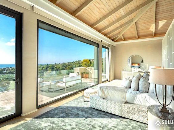 Exclusive Villa with a Timeless Design Close to Marbella Center - Costa del Sol - Málaga - Spain