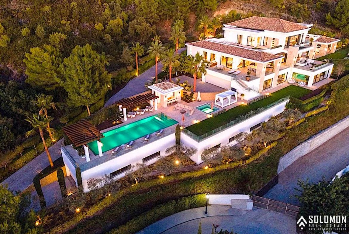 Exclusive Villa with a Timeless Design Close to Marbella Center - Costa del Sol - Málaga - Spain