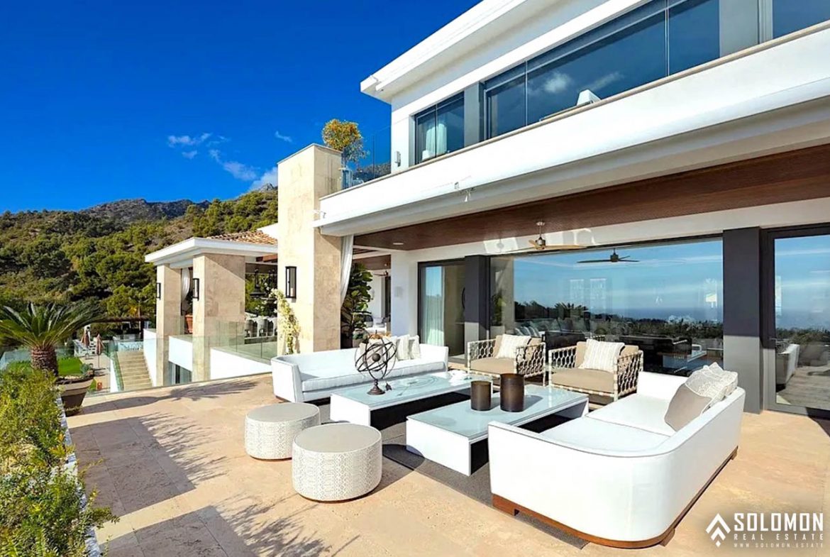 Exclusive Villa with a Timeless Design Close to Marbella Center - Costa del Sol - Málaga - Spain