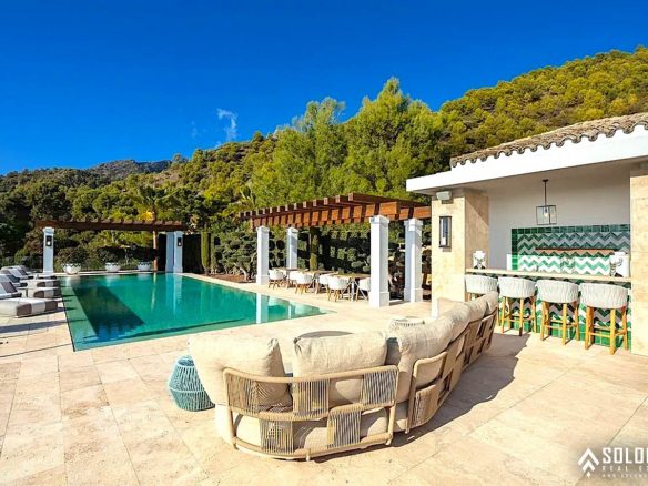 Exclusive Villa with a Timeless Design Close to Marbella Center - Costa del Sol - Málaga - Spain