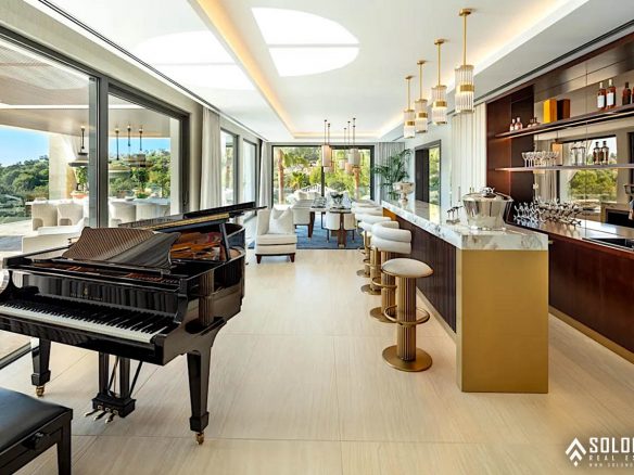 Exclusive Villa with a Timeless Design Close to Marbella Center - Costa del Sol - Málaga - Spain