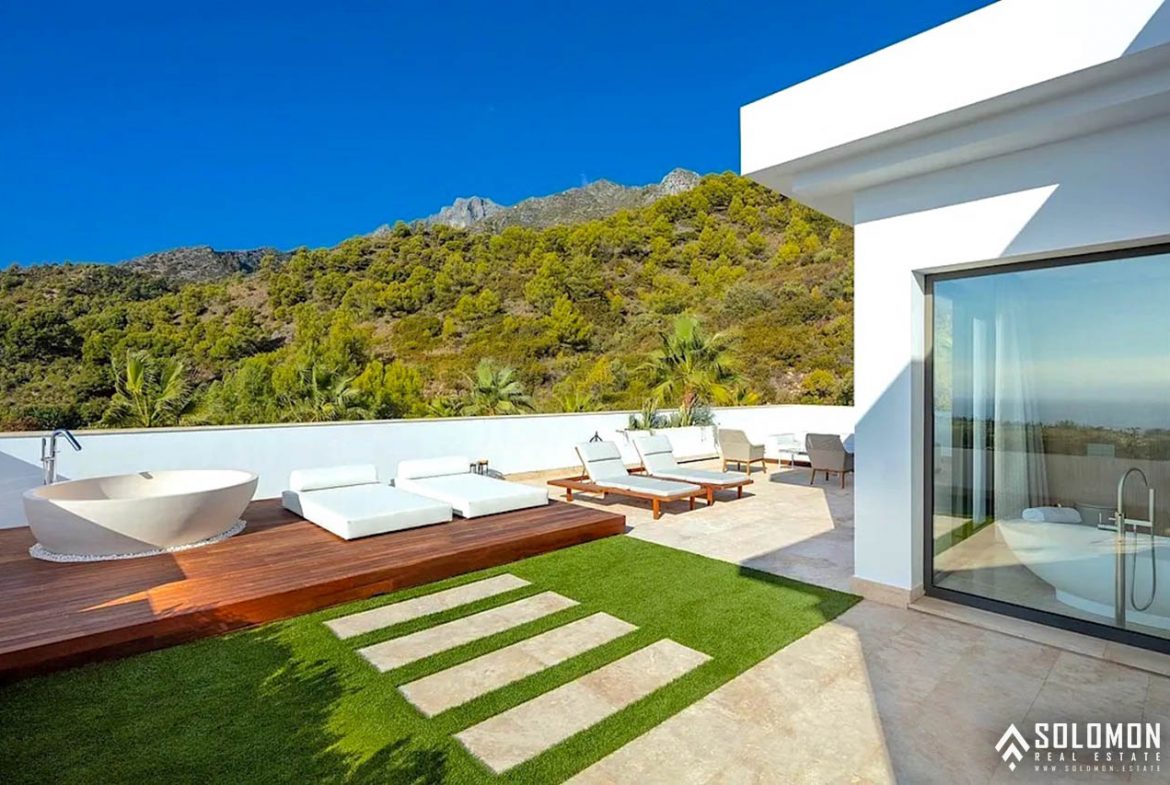 Exclusive Villa with a Timeless Design Close to Marbella Center - Costa del Sol - Málaga - Spain