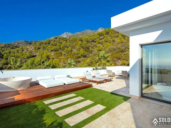 Exclusive Villa with a Timeless Design Close to Marbella Center - Costa del Sol - Málaga - Spain