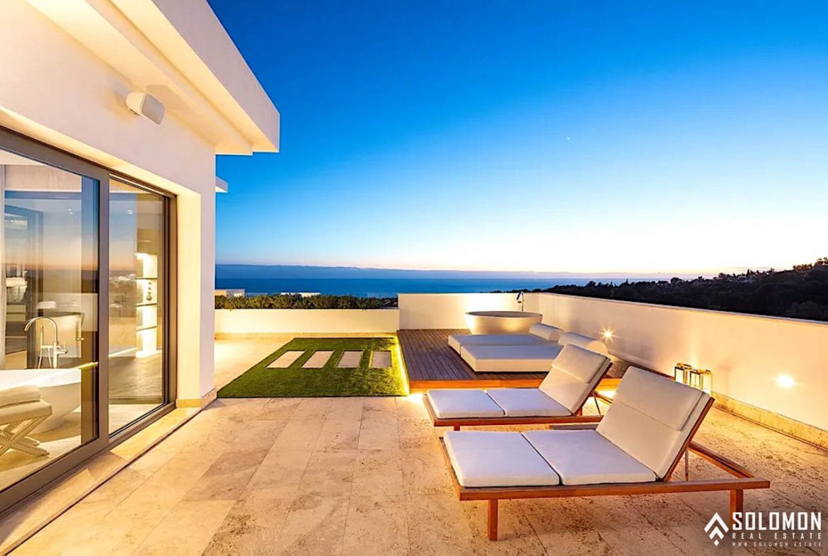 Exclusive Villa with a Timeless Design Close to Marbella Center - Costa del Sol - Málaga - Spain