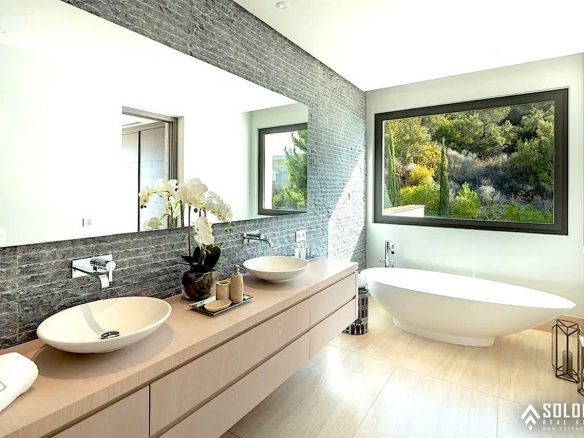 Exclusive Villa with a Timeless Design Close to Marbella Center - Costa del Sol - Málaga - Spain