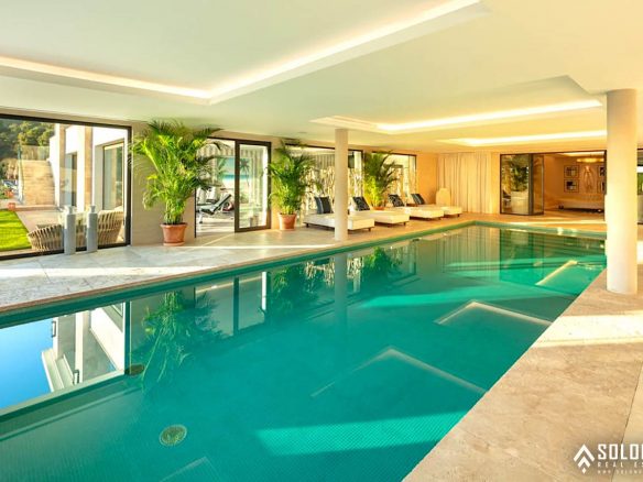 Exclusive Villa with a Timeless Design Close to Marbella Center - Costa del Sol - Málaga - Spain