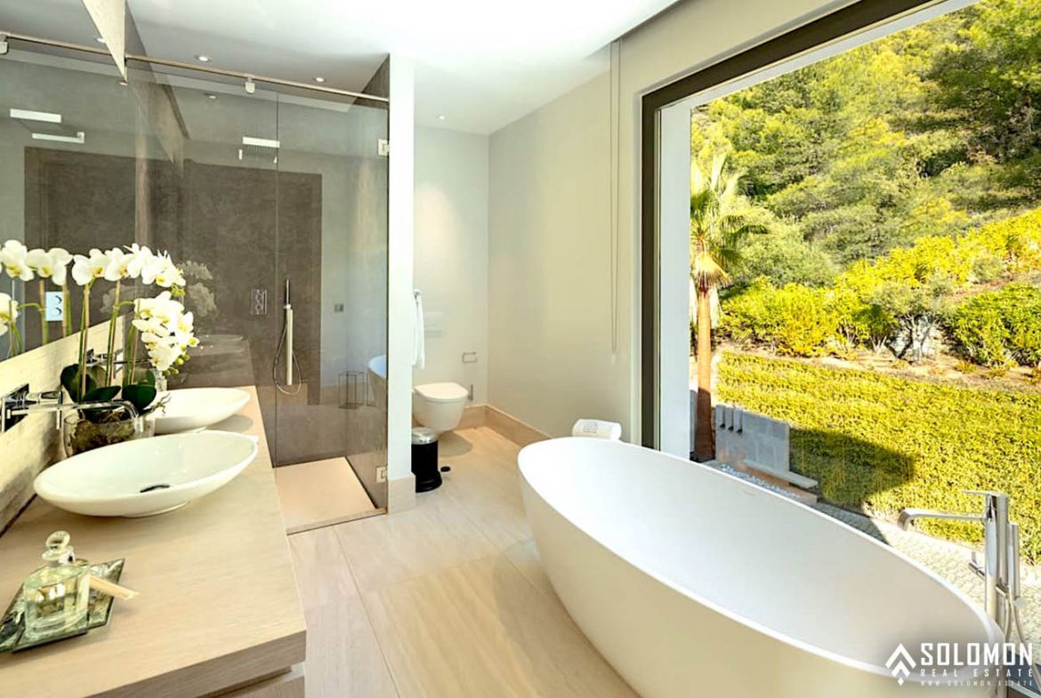 Exclusive Villa with a Timeless Design Close to Marbella Center - Costa del Sol - Málaga - Spain