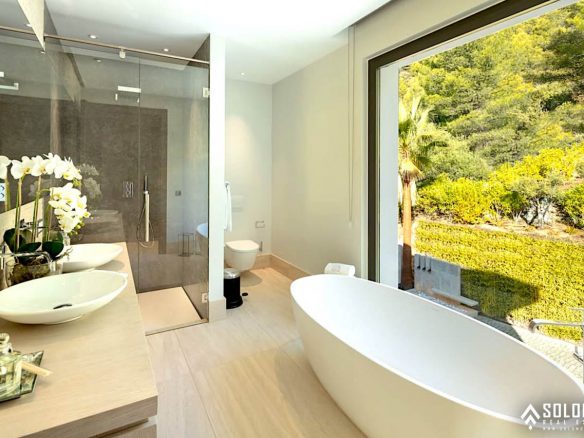 Exclusive Villa with a Timeless Design Close to Marbella Center - Costa del Sol - Málaga - Spain