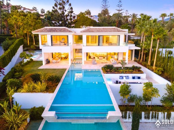 Luxury Villa - Near Golf Course in Marbella - Nueva Andalucía - Málaga - Spain