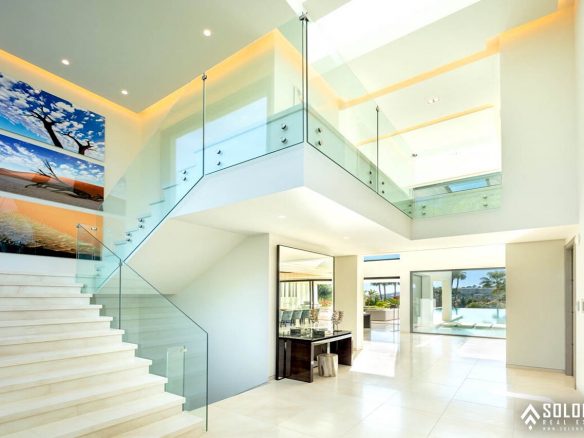 Luxury Villa - Near Golf Course in Marbella - Nueva Andalucía - Málaga - Spain