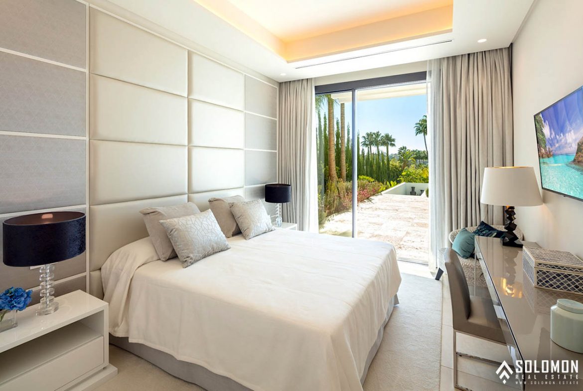 Luxury Villa - Near Golf Course in Marbella - Nueva Andalucía - Málaga - Spain