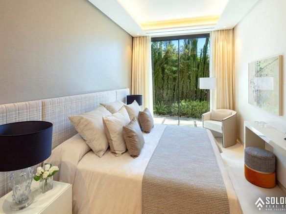 Luxury Villa - Near Golf Course in Marbella - Nueva Andalucía - Málaga - Spain