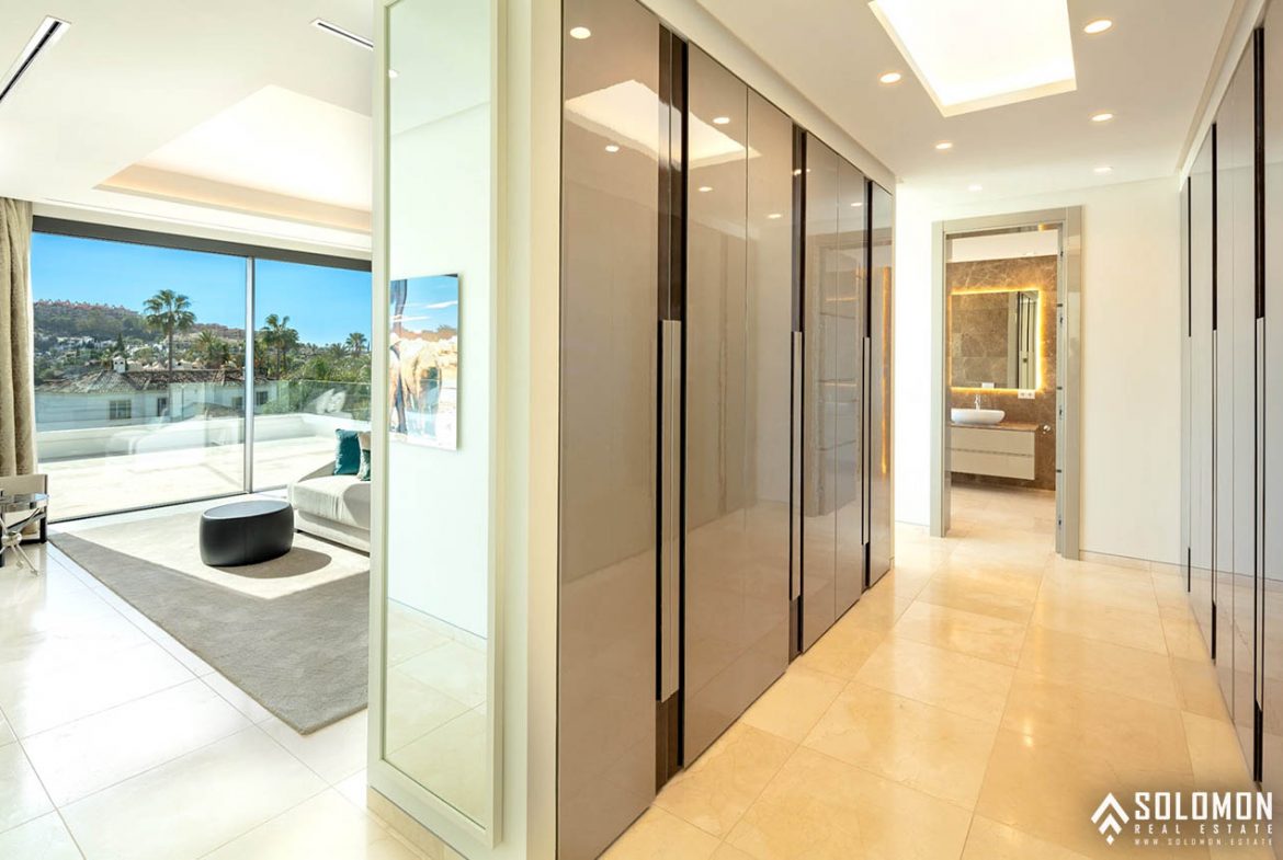 Luxury Villa - Near Golf Course in Marbella - Nueva Andalucía - Málaga - Spain