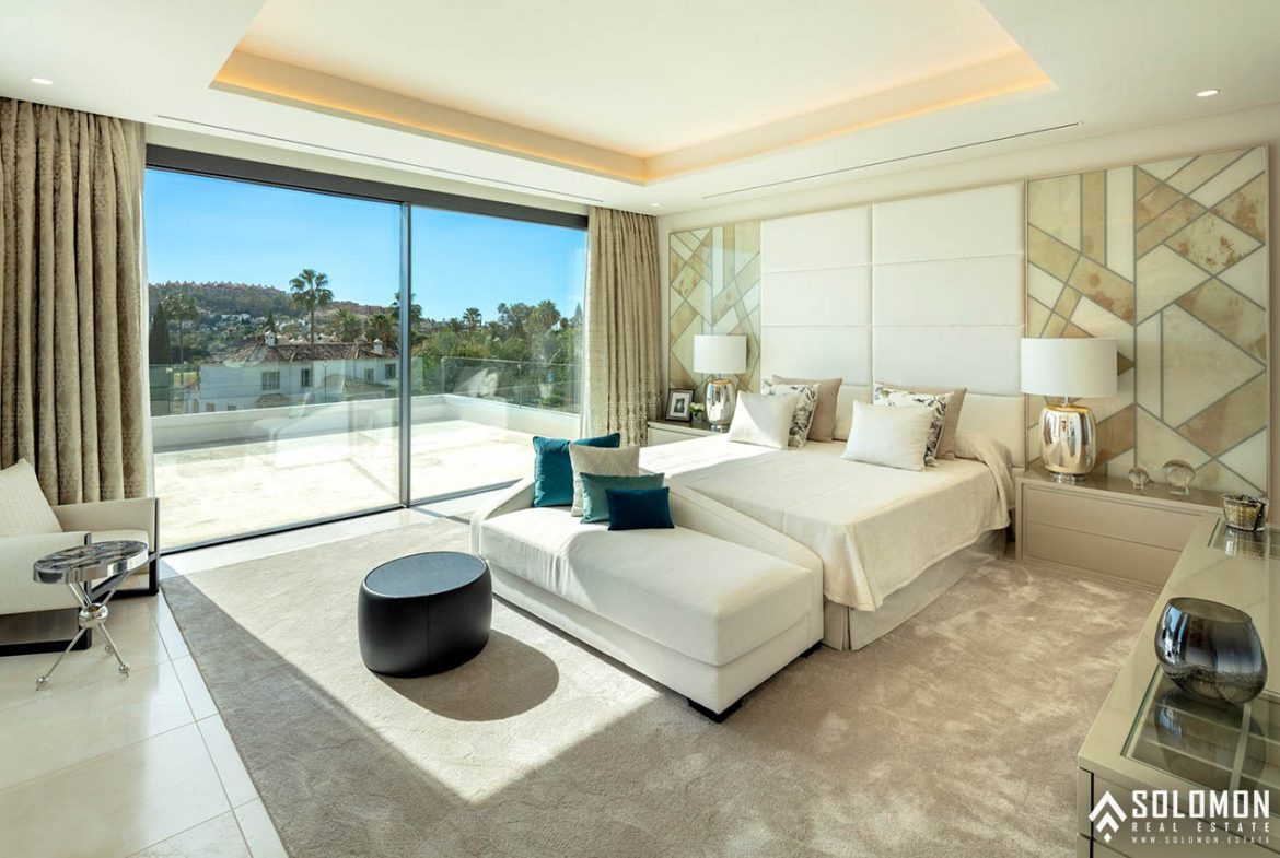 Luxury Villa - Near Golf Course in Marbella - Nueva Andalucía - Málaga - Spain