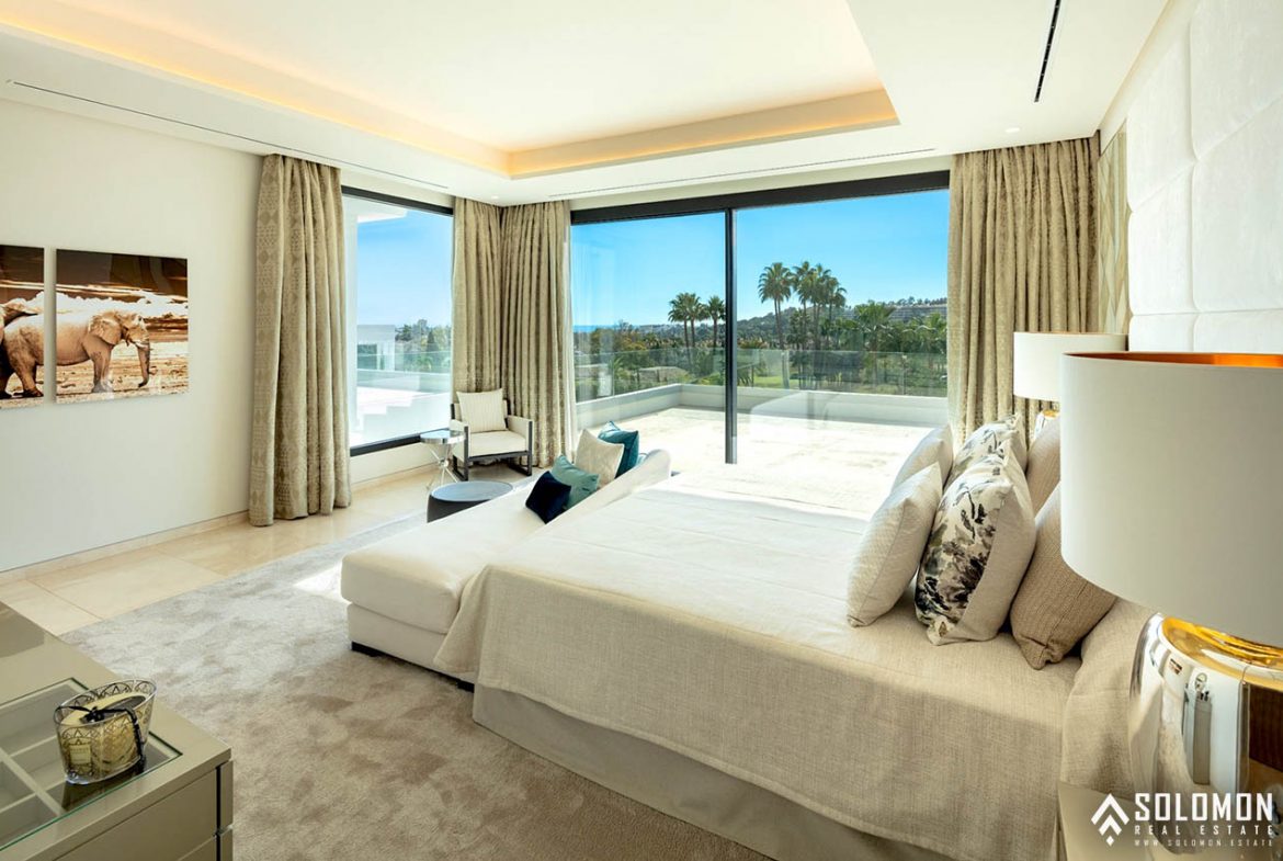 Luxury Villa - Near Golf Course in Marbella - Nueva Andalucía - Málaga - Spain