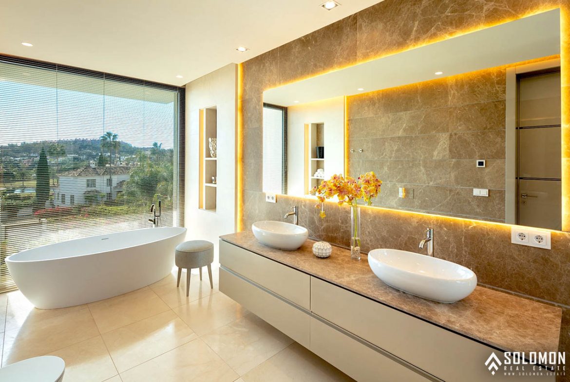 Luxury Villa - Near Golf Course in Marbella - Nueva Andalucía - Málaga - Spain